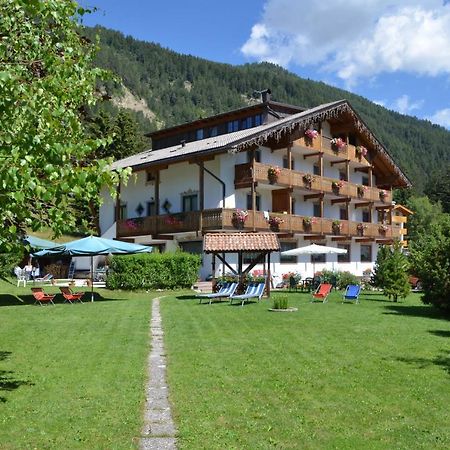 Villa Gemmy Pozza di Fassa Bagian luar foto