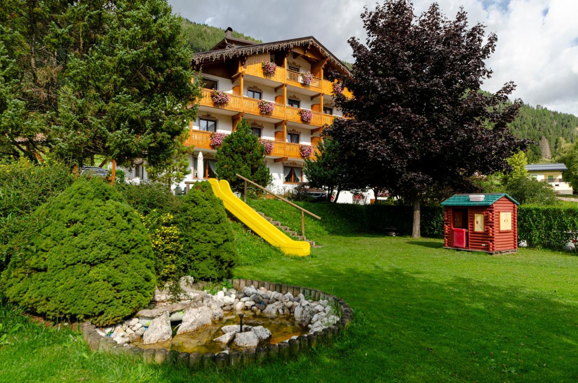 Villa Gemmy Pozza di Fassa Bagian luar foto