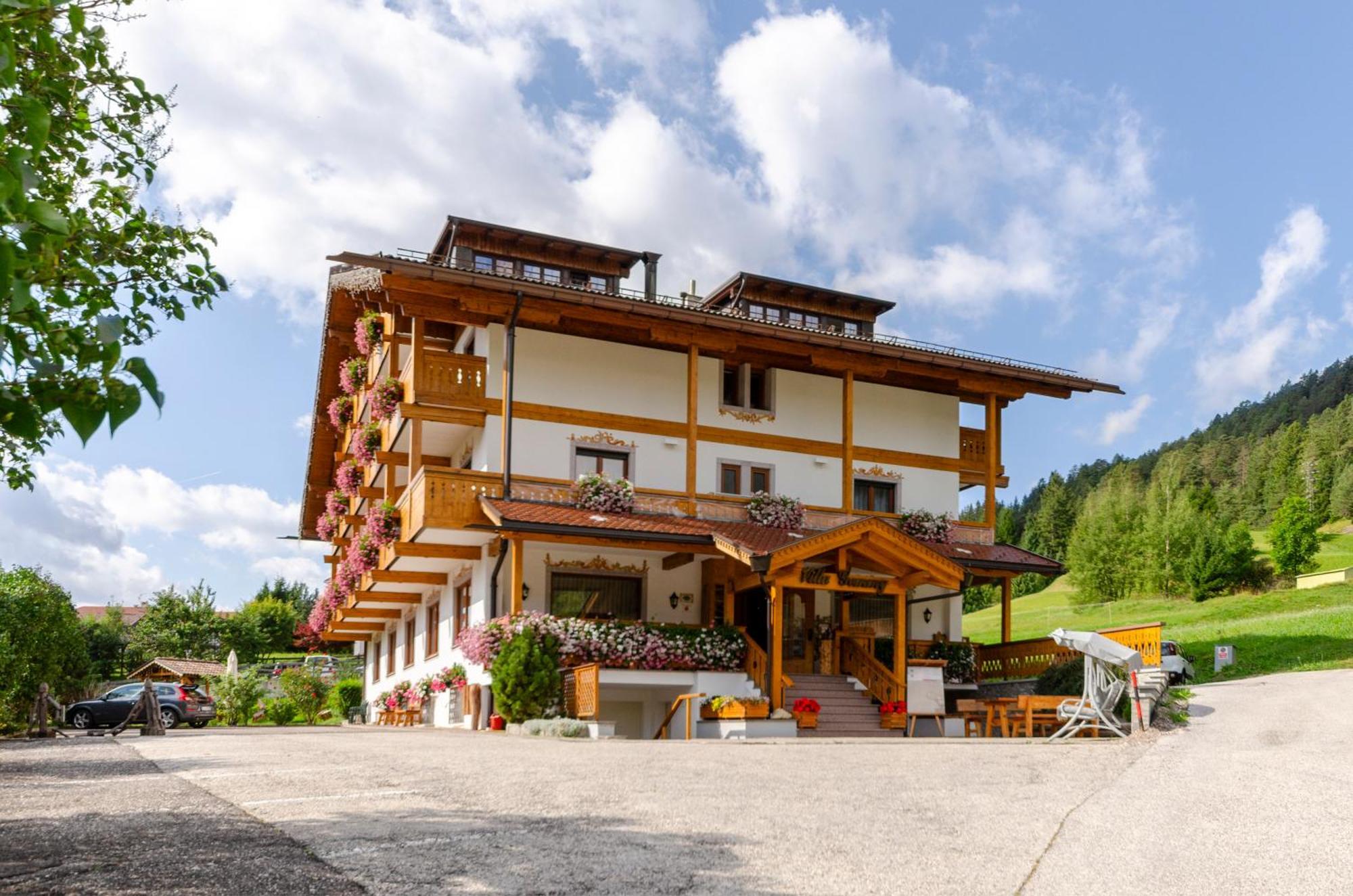 Villa Gemmy Pozza di Fassa Bagian luar foto