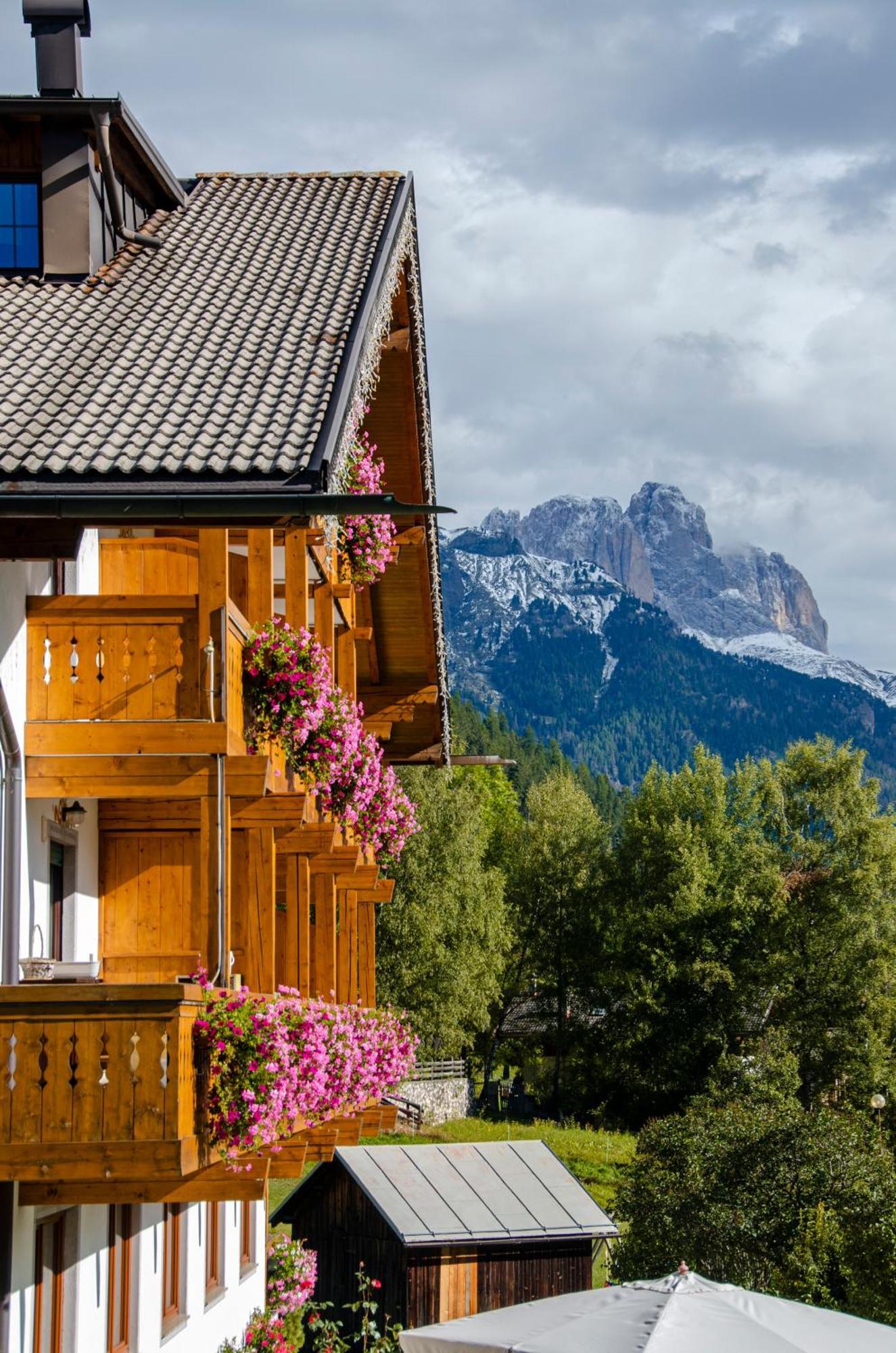 Villa Gemmy Pozza di Fassa Bagian luar foto